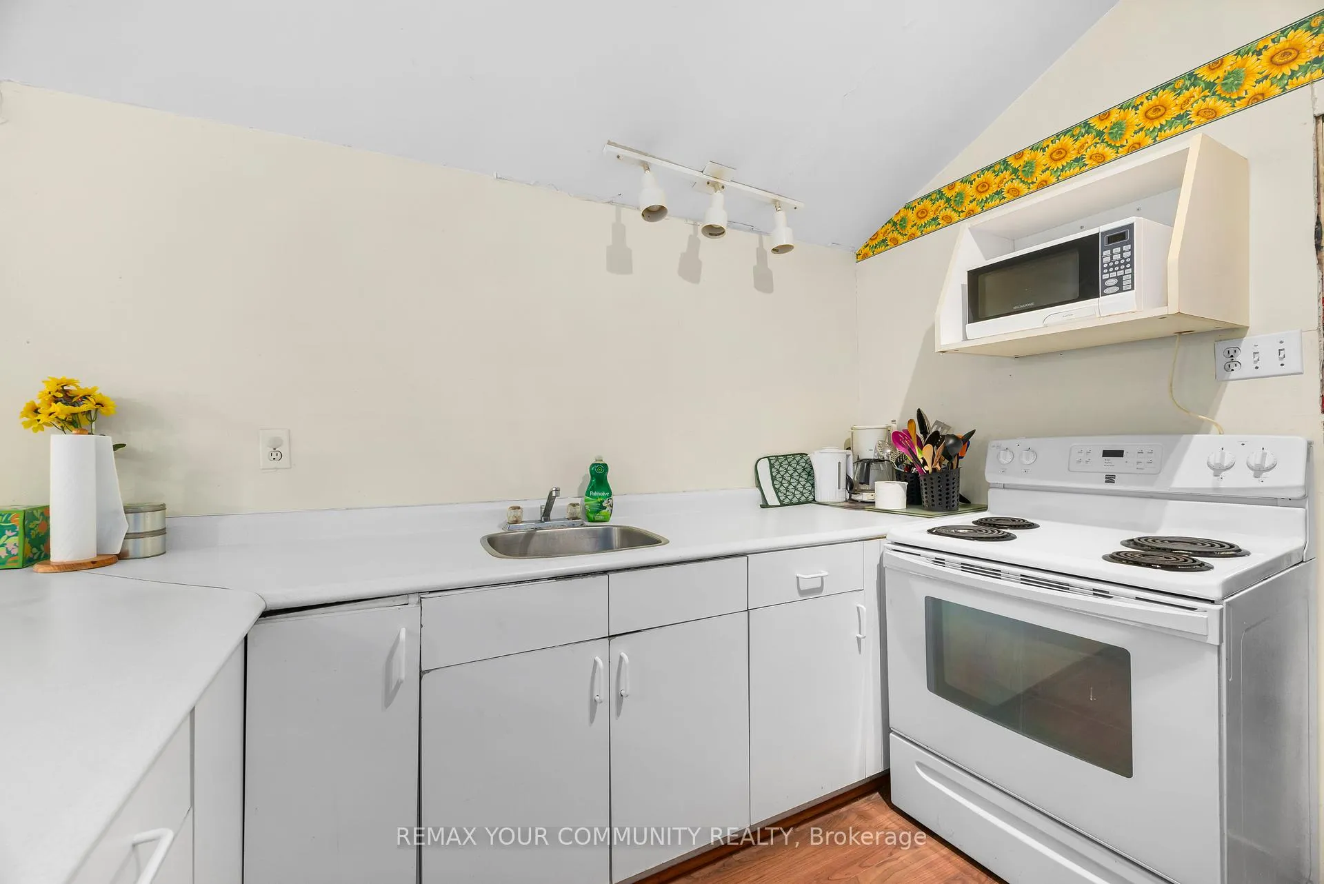 Photo 26 of 943 Helen Street, Innisfil, Alcona — HOMEH