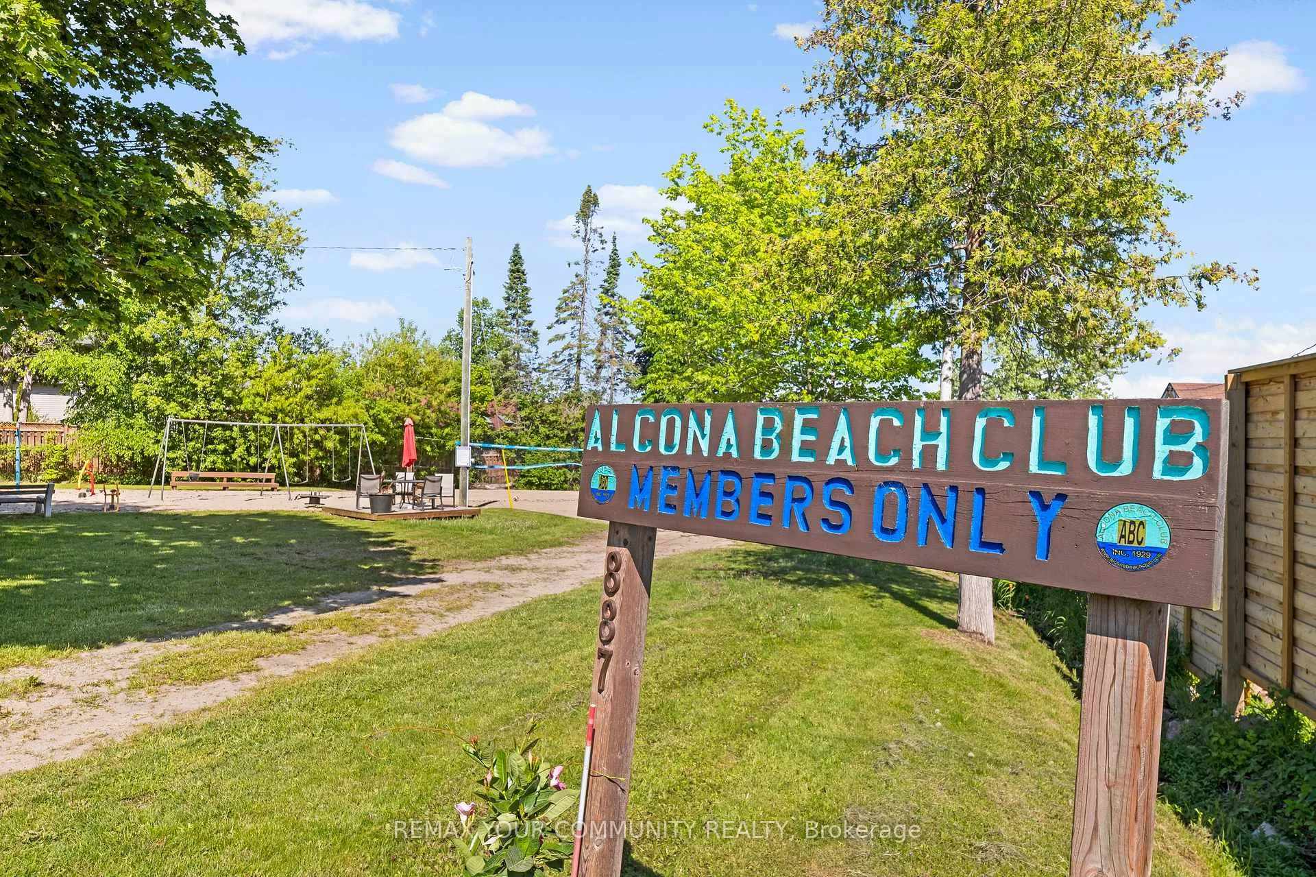 Photo 29 of 943 Helen Street, Innisfil, Alcona — HOMEH
