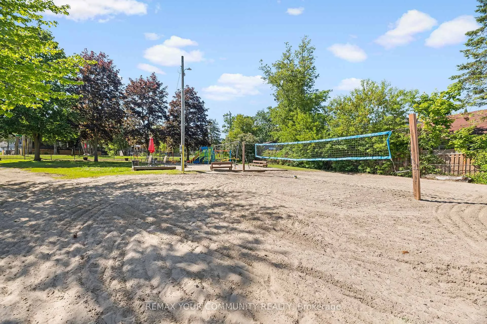 Photo 35 of 943 Helen Street, Innisfil, Alcona — HOMEH