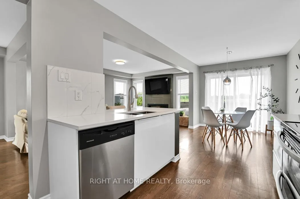 Photo 11 of 359 Willow Aster Circle, Ottawa, Avalon West — HOMEH