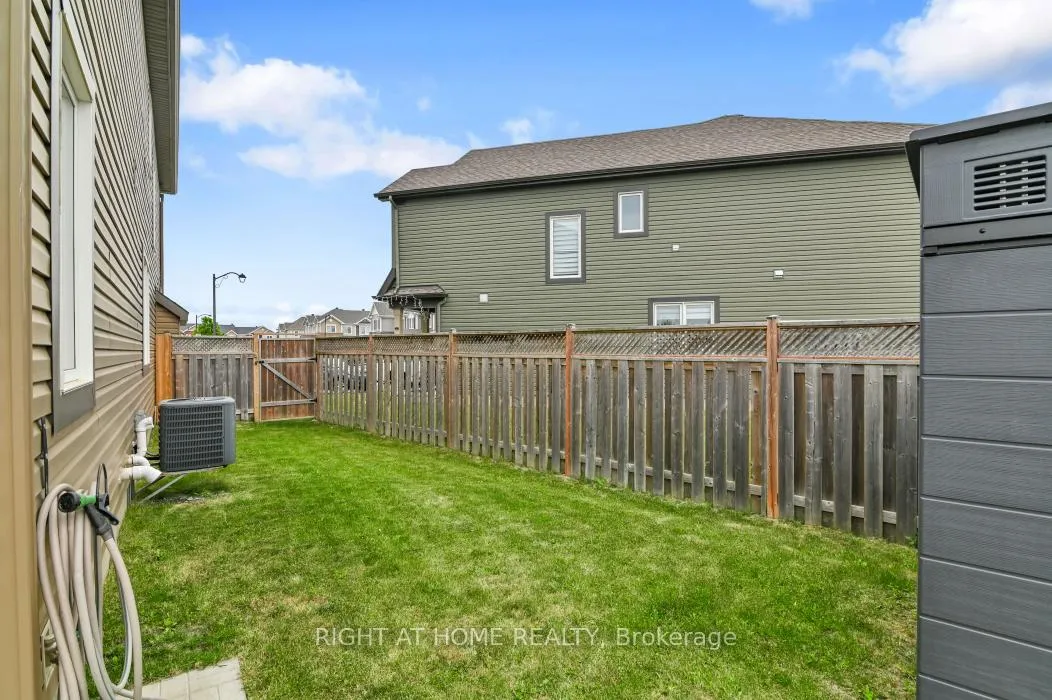 Photo 32 of 359 Willow Aster Circle, Ottawa, Avalon West — HOMEH