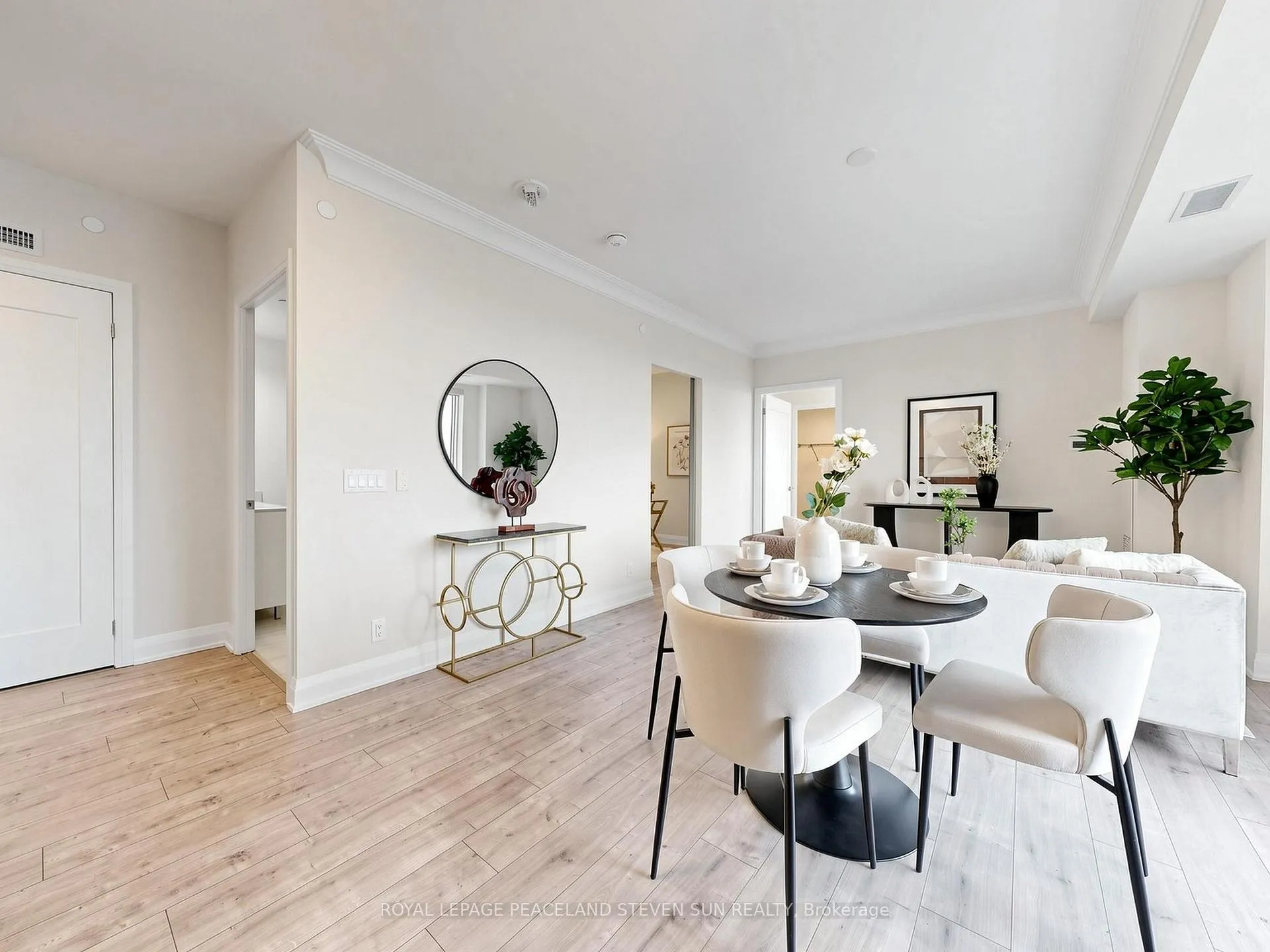 Photo 8 of Unit 3703, 18 Water Walk Drive, Markham, Unionville — HOMEH