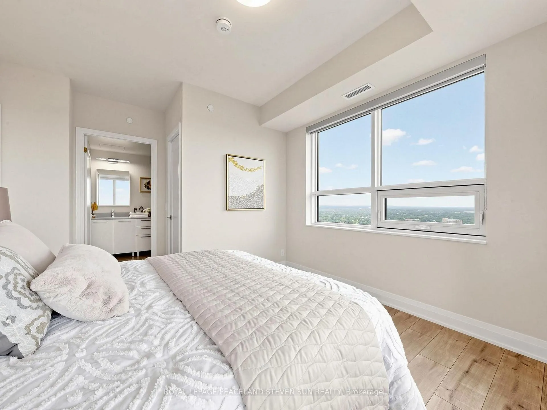 Photo 14 of Unit 3703, 18 Water Walk Drive, Markham, Unionville — HOMEH