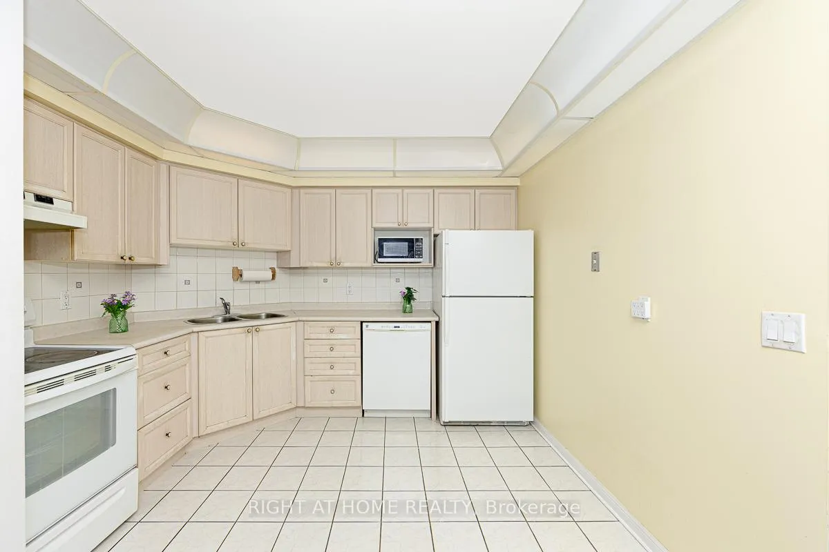 Photo 10 of Unit 702, 1400 The Esplanade N, Pickering, Town Centre — HOMEH