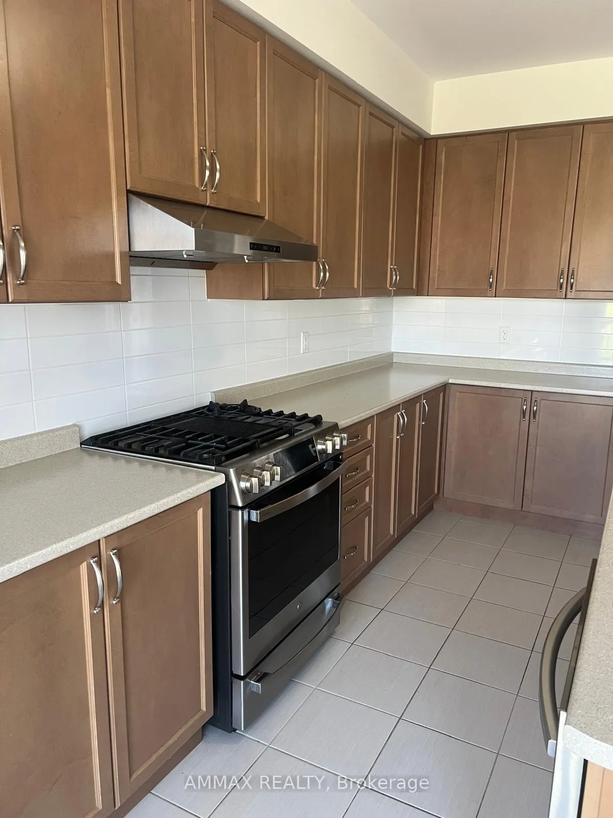 Photo 8 of 1105 Cameo Street, Pickering, Rural Pickering — HOMEH