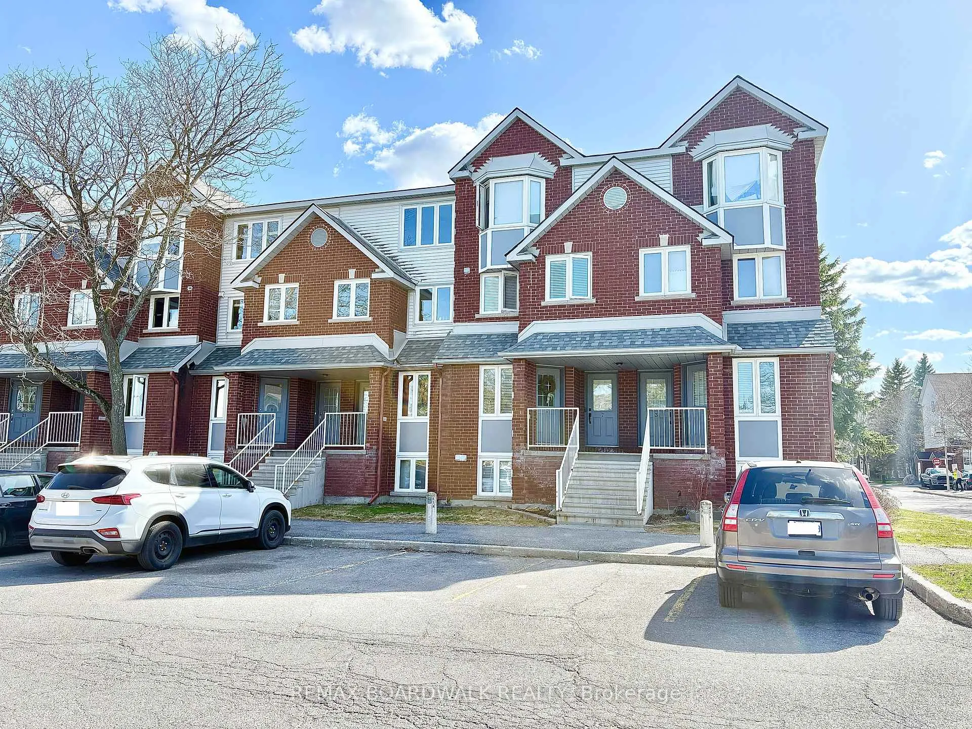 Photo 2 of 5 Briston Private, Ottawa, Hunt Club Park — HOMEH