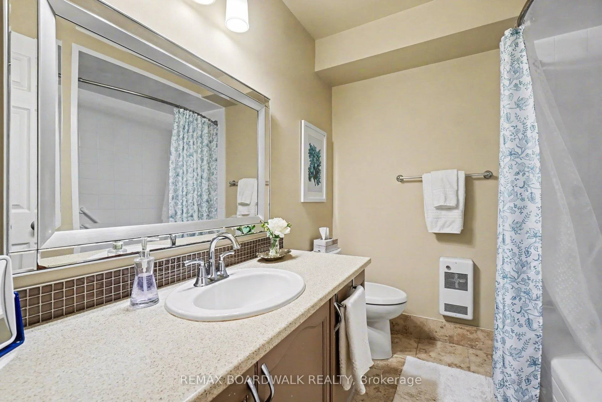 Photo 21 of 5 Briston Private, Ottawa, Hunt Club Park — HOMEH