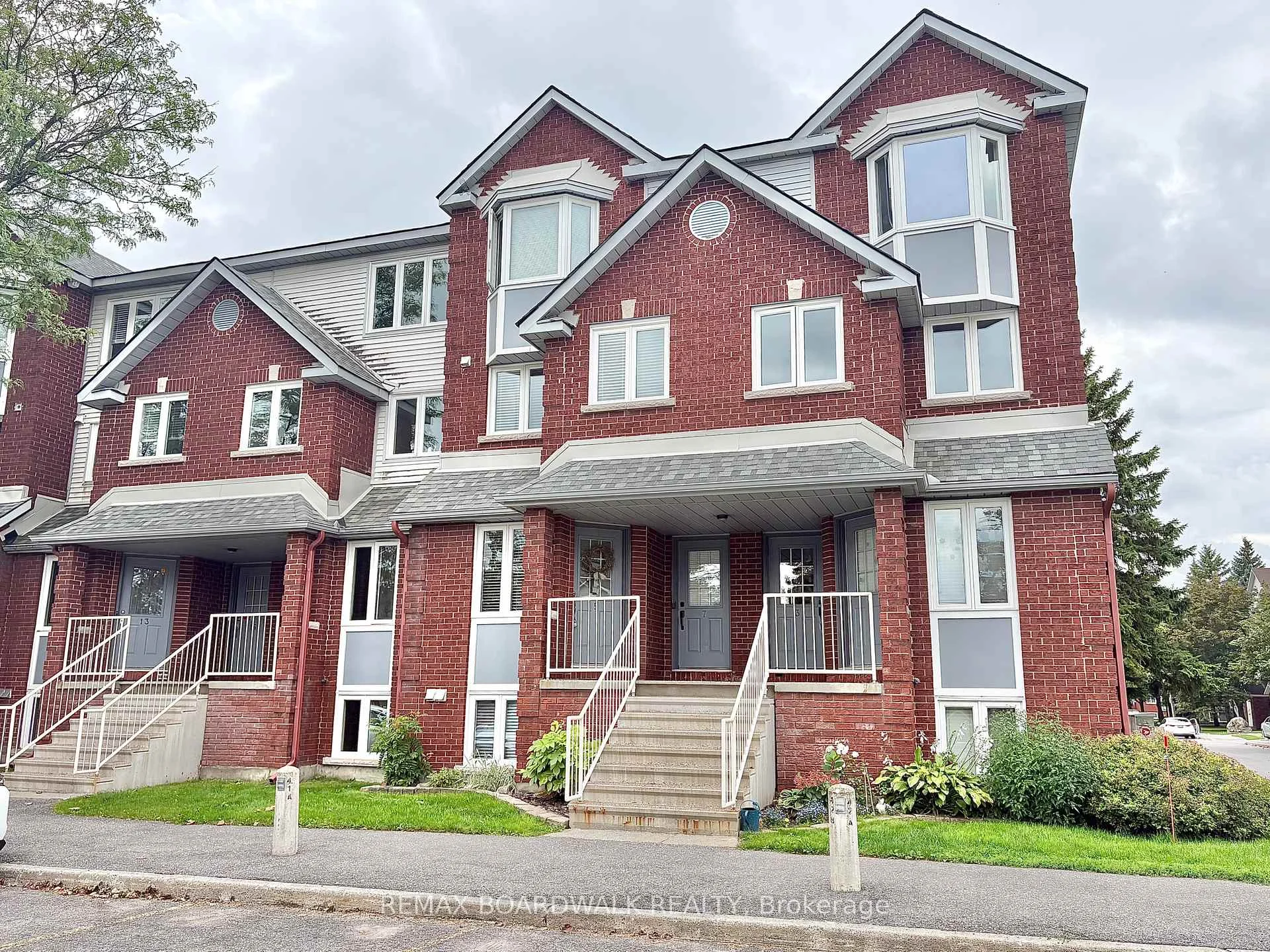 Photo 1 of 5 Briston Private, Ottawa, Hunt Club Park — HOMEH