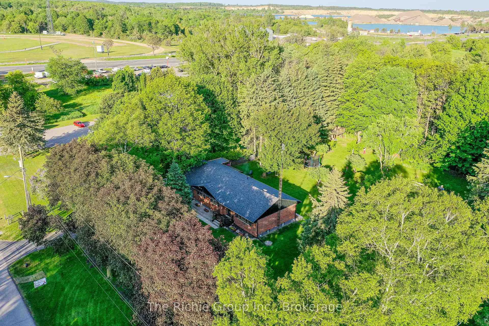Photo 20 of 17 Travelled Road, Caledon, Caledon Village — HOMEH