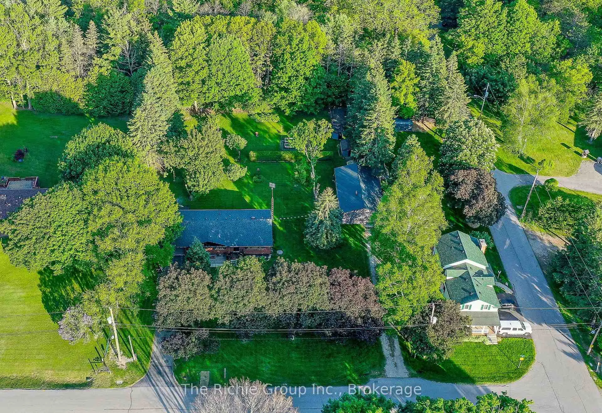 Photo 21 of 17 Travelled Road, Caledon, Caledon Village — HOMEH
