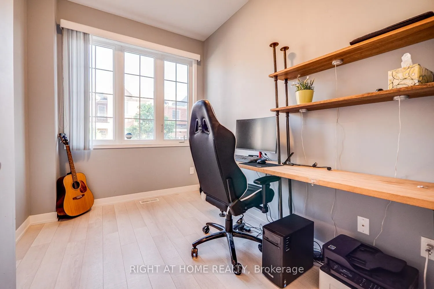 Photo 7 of 20 Harcourt Street, Vaughan, Patterson — HOMEH
