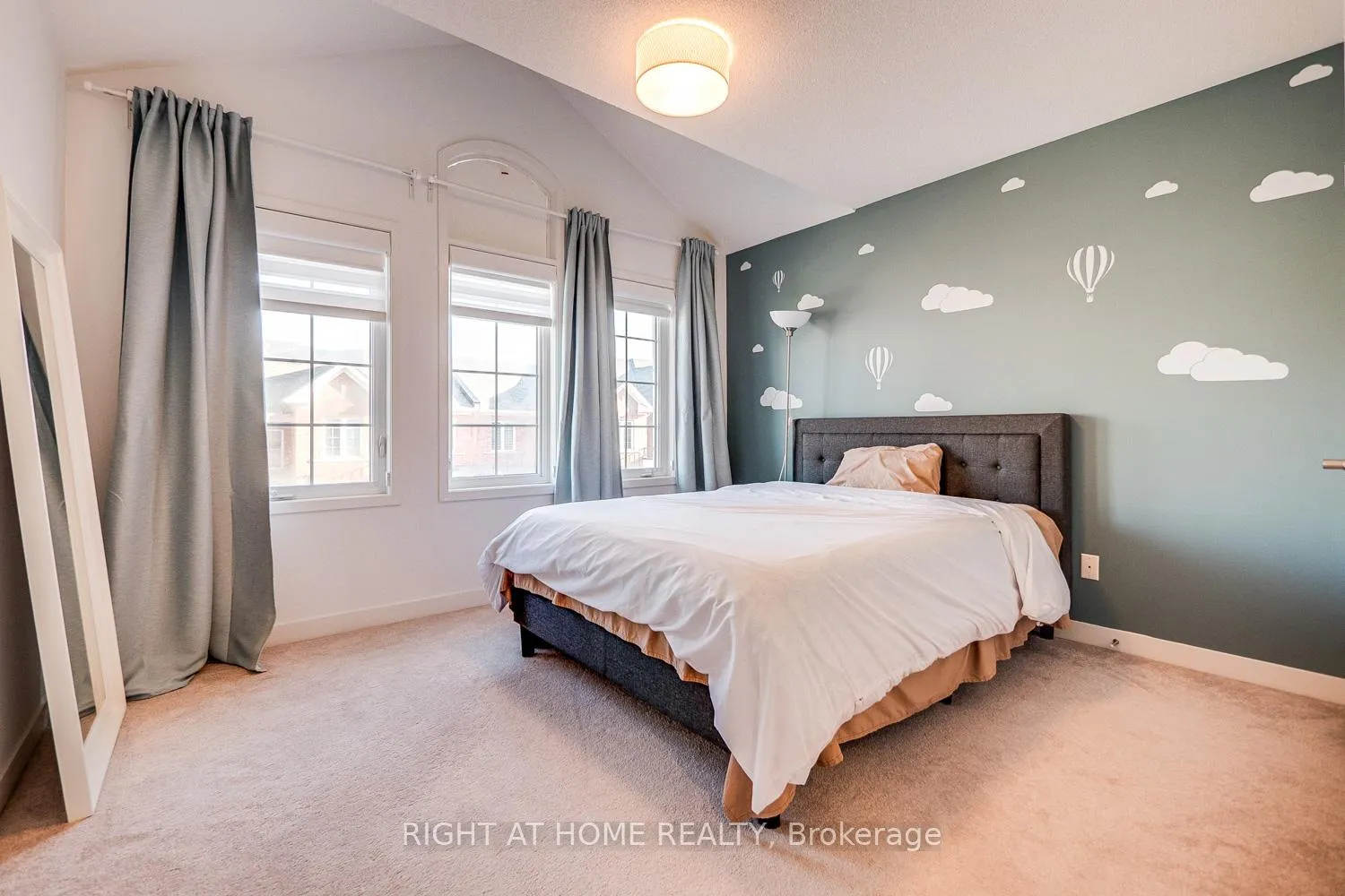 Photo 24 of 20 Harcourt Street, Vaughan, Patterson — HOMEH