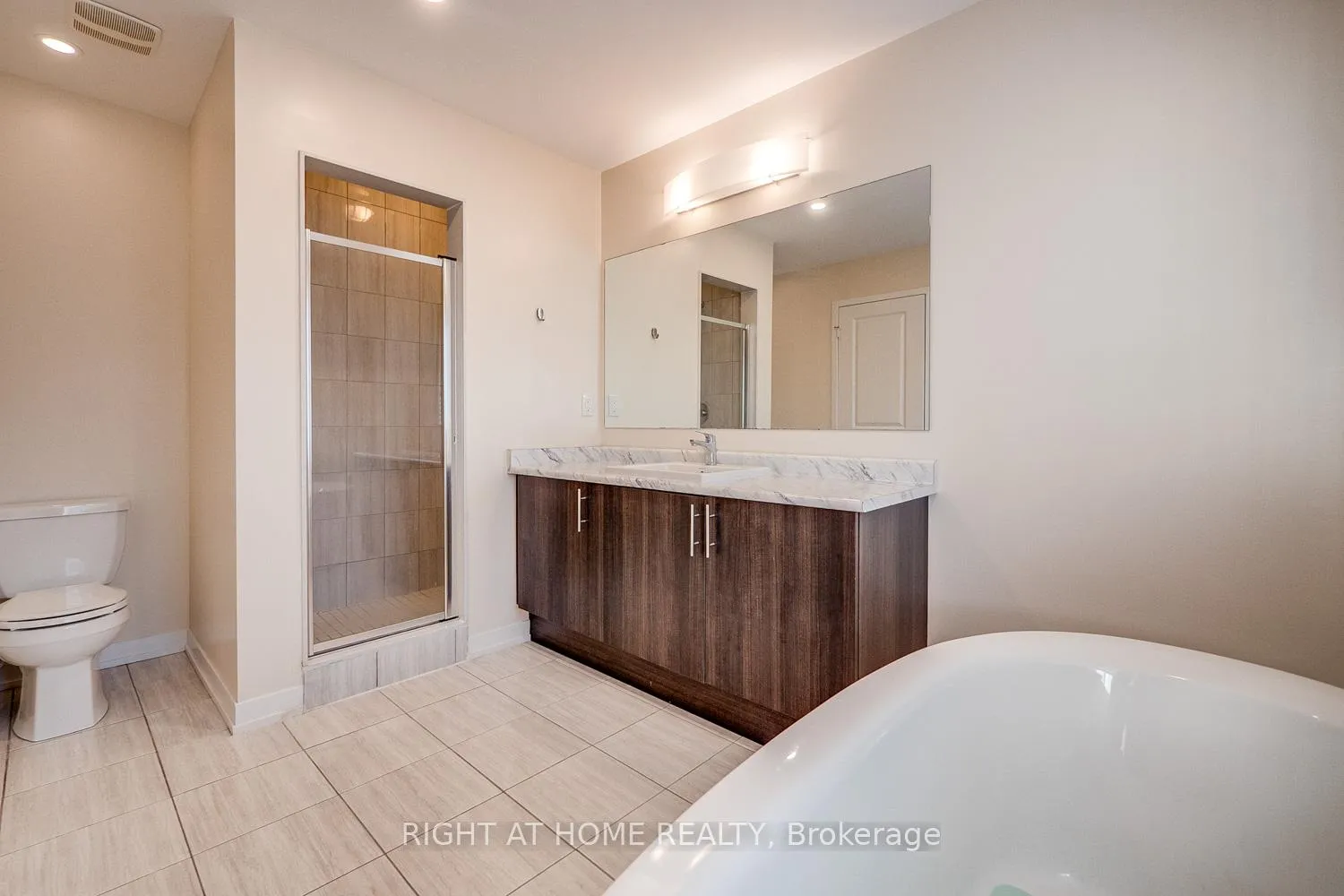 Photo 33 of 20 Harcourt Street, Vaughan, Patterson — HOMEH