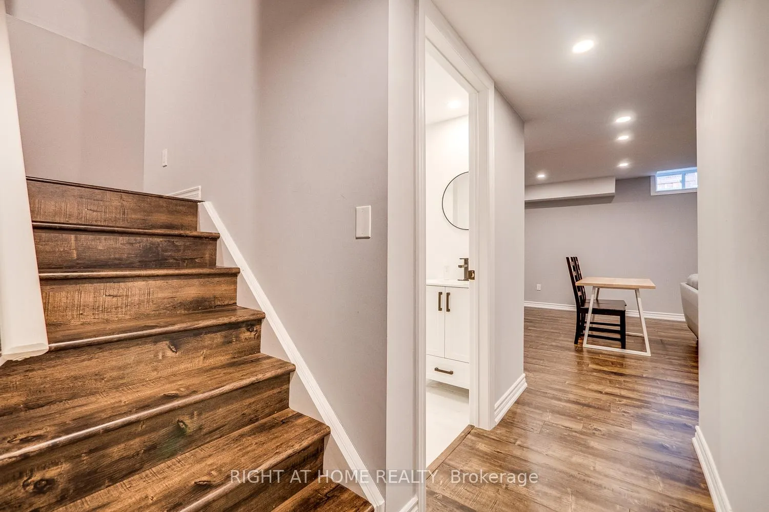 Photo 36 of 20 Harcourt Street, Vaughan, Patterson — HOMEH