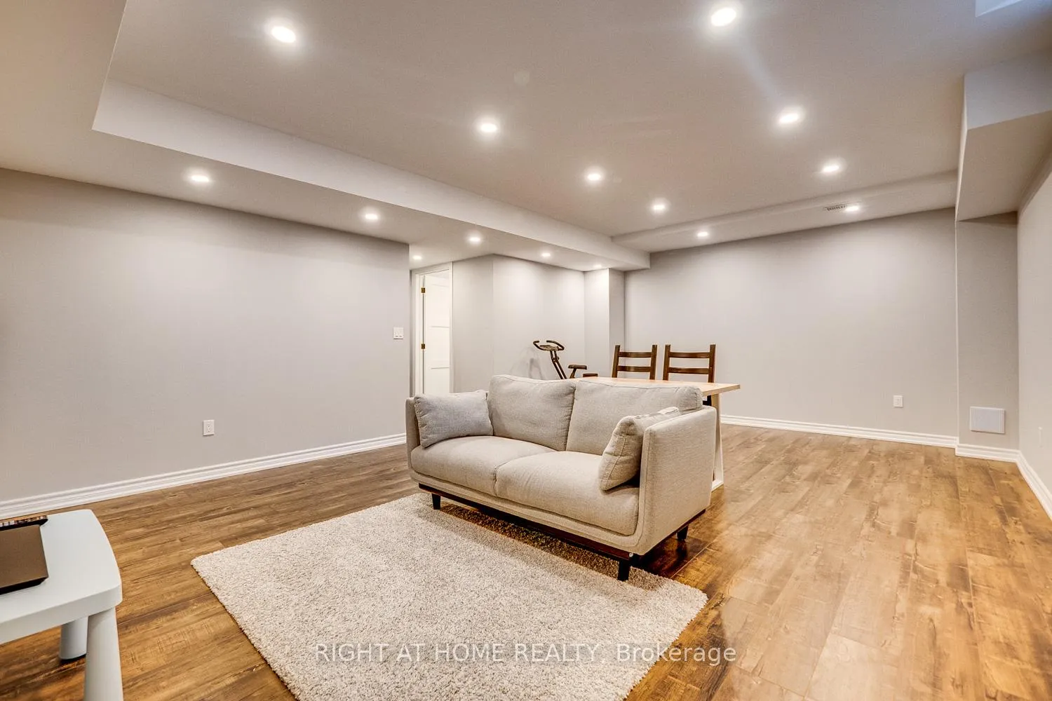 Photo 40 of 20 Harcourt Street, Vaughan, Patterson — HOMEH