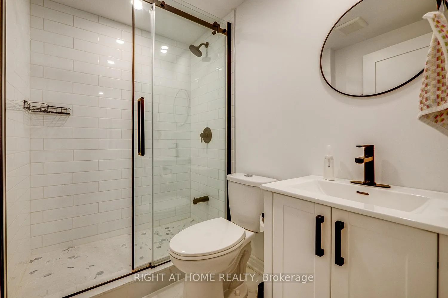 Photo 42 of 20 Harcourt Street, Vaughan, Patterson — HOMEH