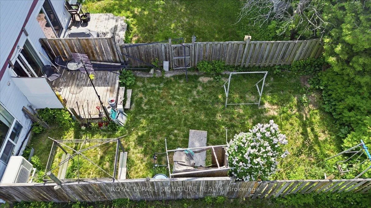 Photo 6 of 54 Scott Crescent, Barrie, Letitia Heights — HOMEH