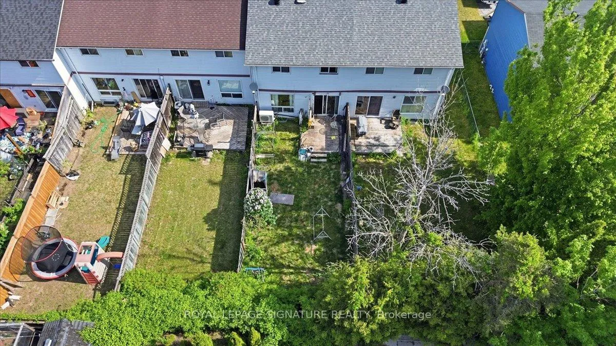 Photo 7 of 54 Scott Crescent, Barrie, Letitia Heights — HOMEH