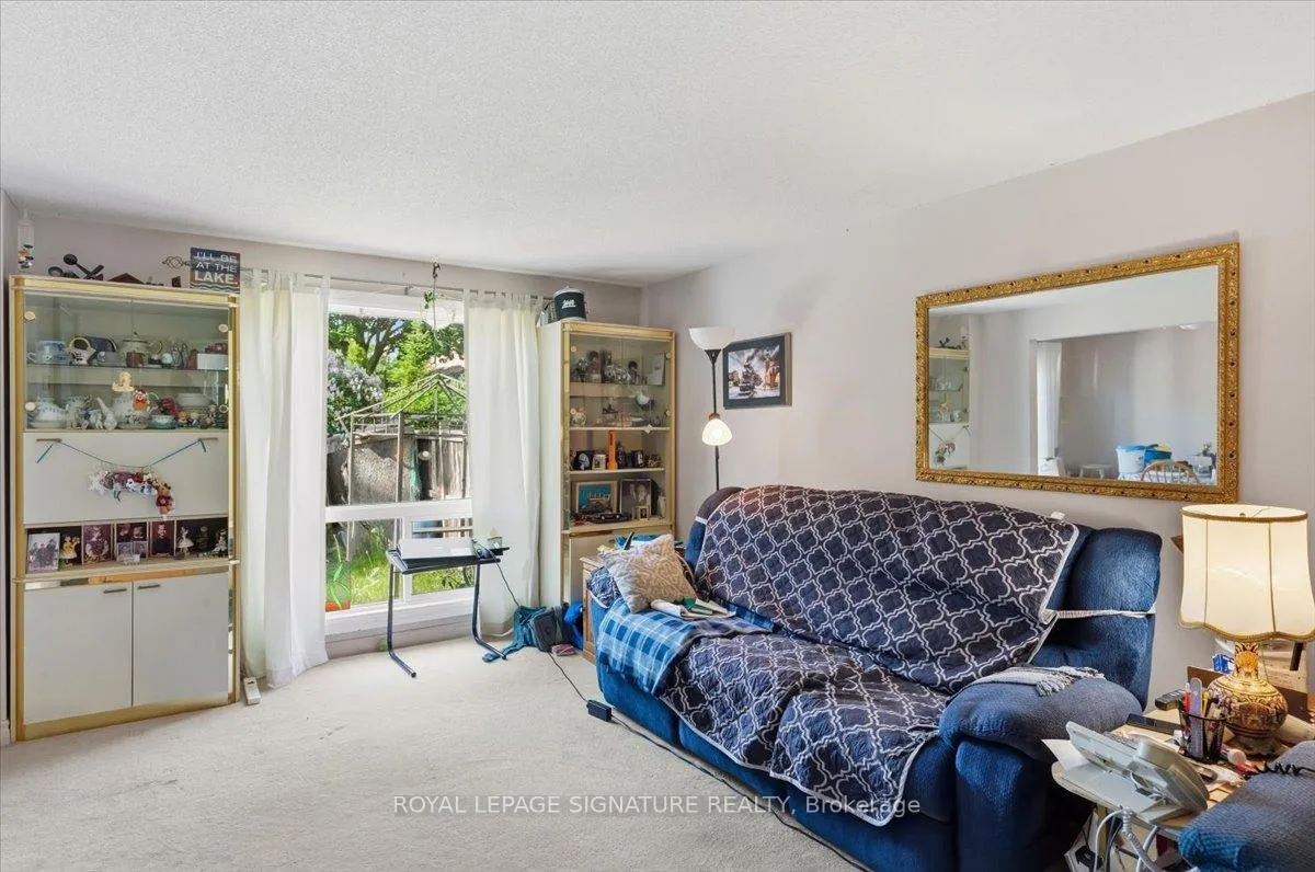Photo 26 of 54 Scott Crescent, Barrie, Letitia Heights — HOMEH