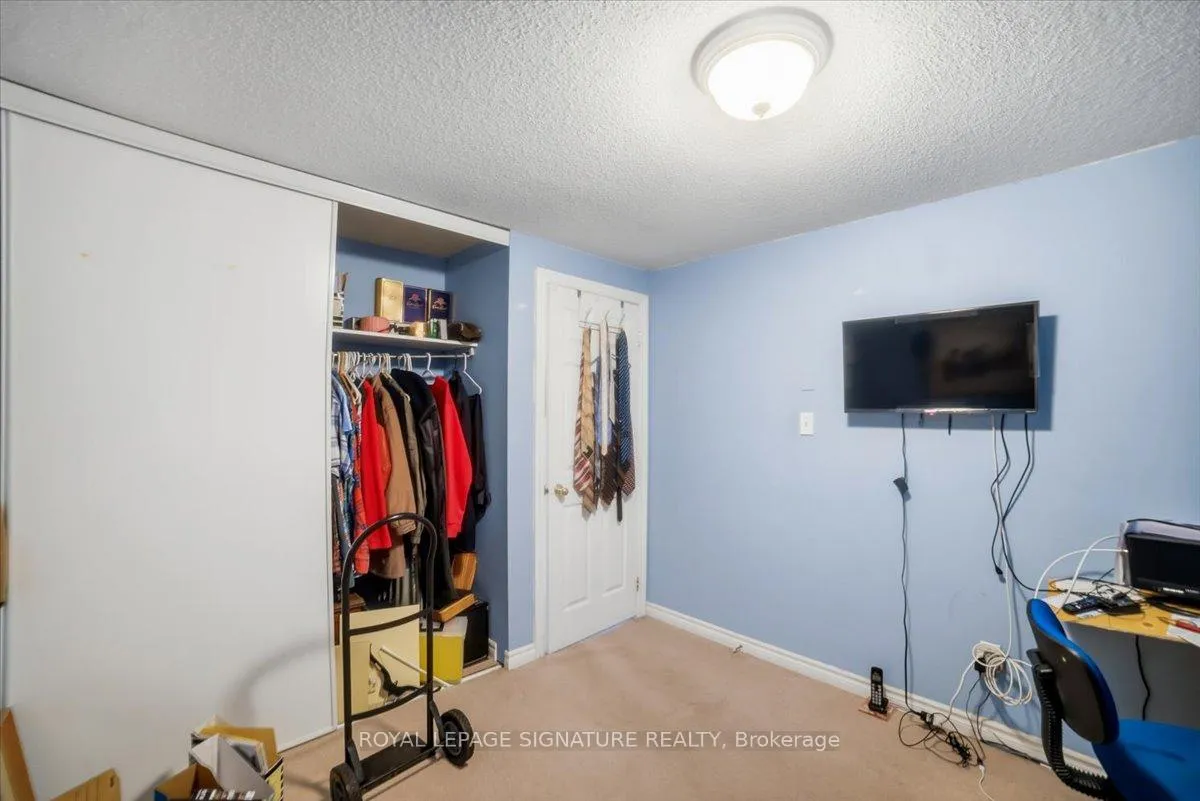 Photo 39 of 54 Scott Crescent, Barrie, Letitia Heights — HOMEH