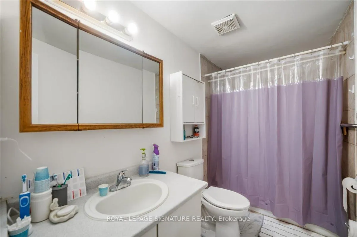 Photo 13 of 54 Scott Crescent, Barrie, Letitia Heights — HOMEH