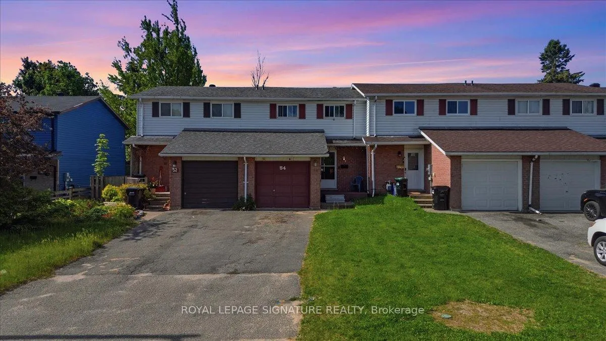 Photo 3 of 54 Scott Crescent, Barrie, Letitia Heights — HOMEH