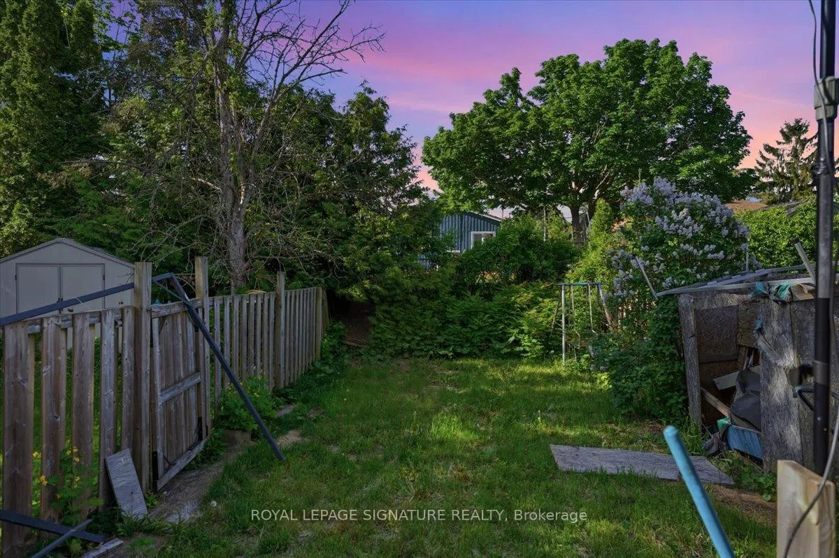 Photo 17 of 54 Scott Crescent, Barrie, Letitia Heights — HOMEH