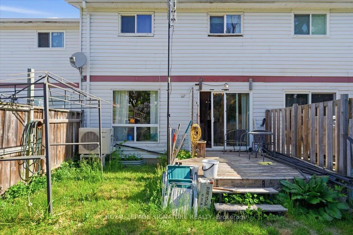 Photo 20 of 54 Scott Crescent, Barrie, Letitia Heights — HOMEH