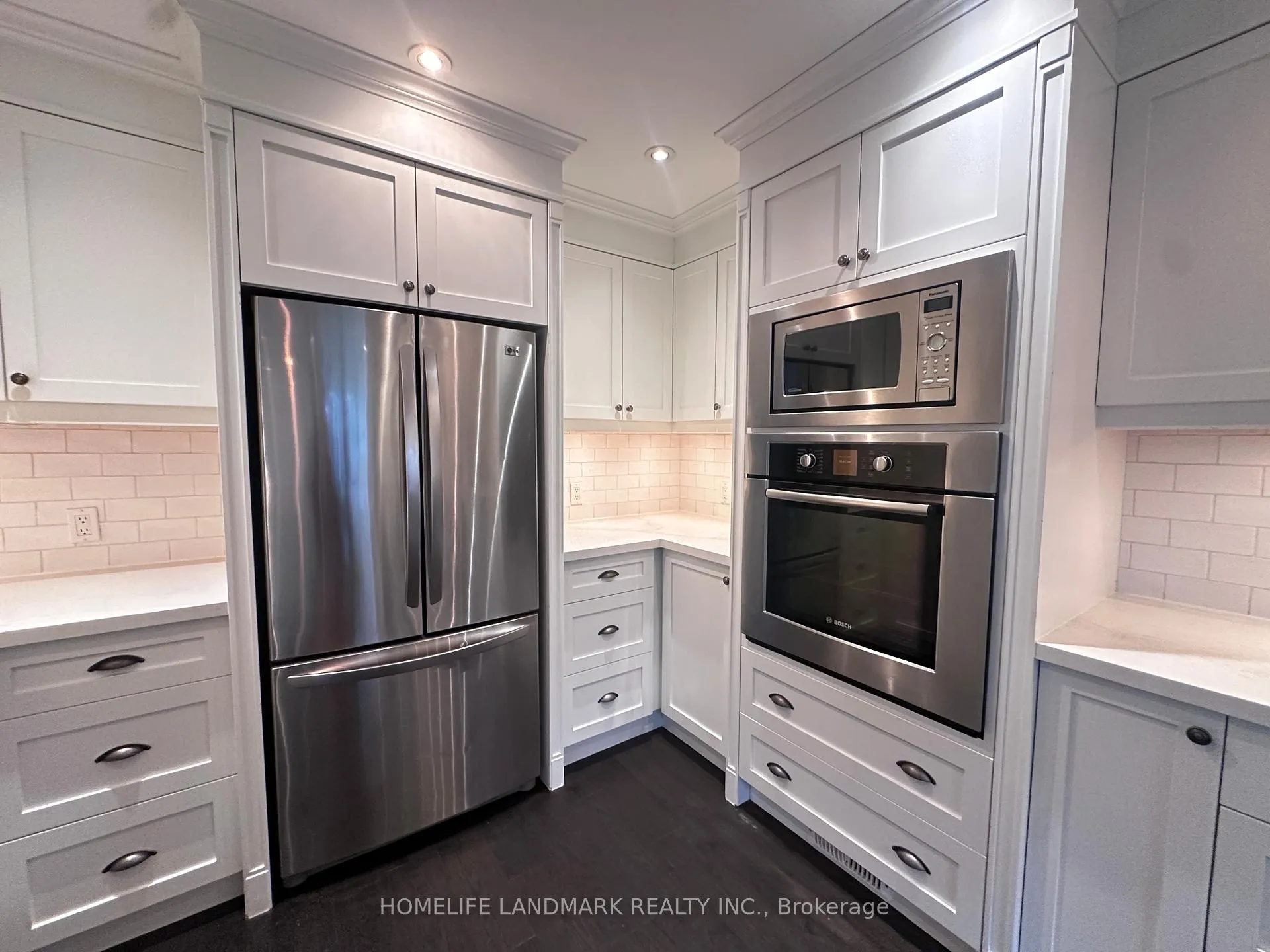 Photo 4 of 3 Padget Place, Markham, Unionville — HOMEH