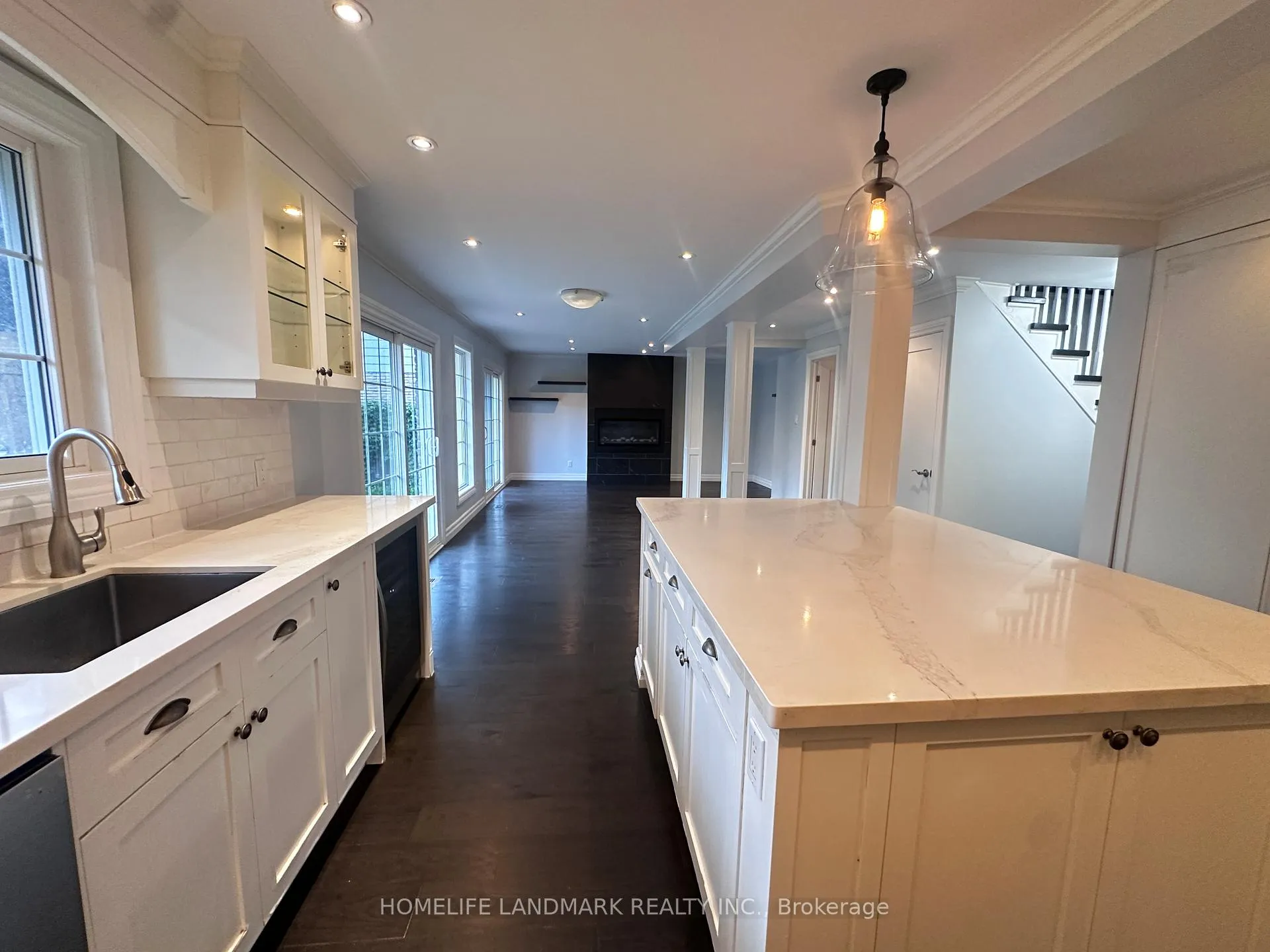 Photo 5 of 3 Padget Place, Markham, Unionville — HOMEH