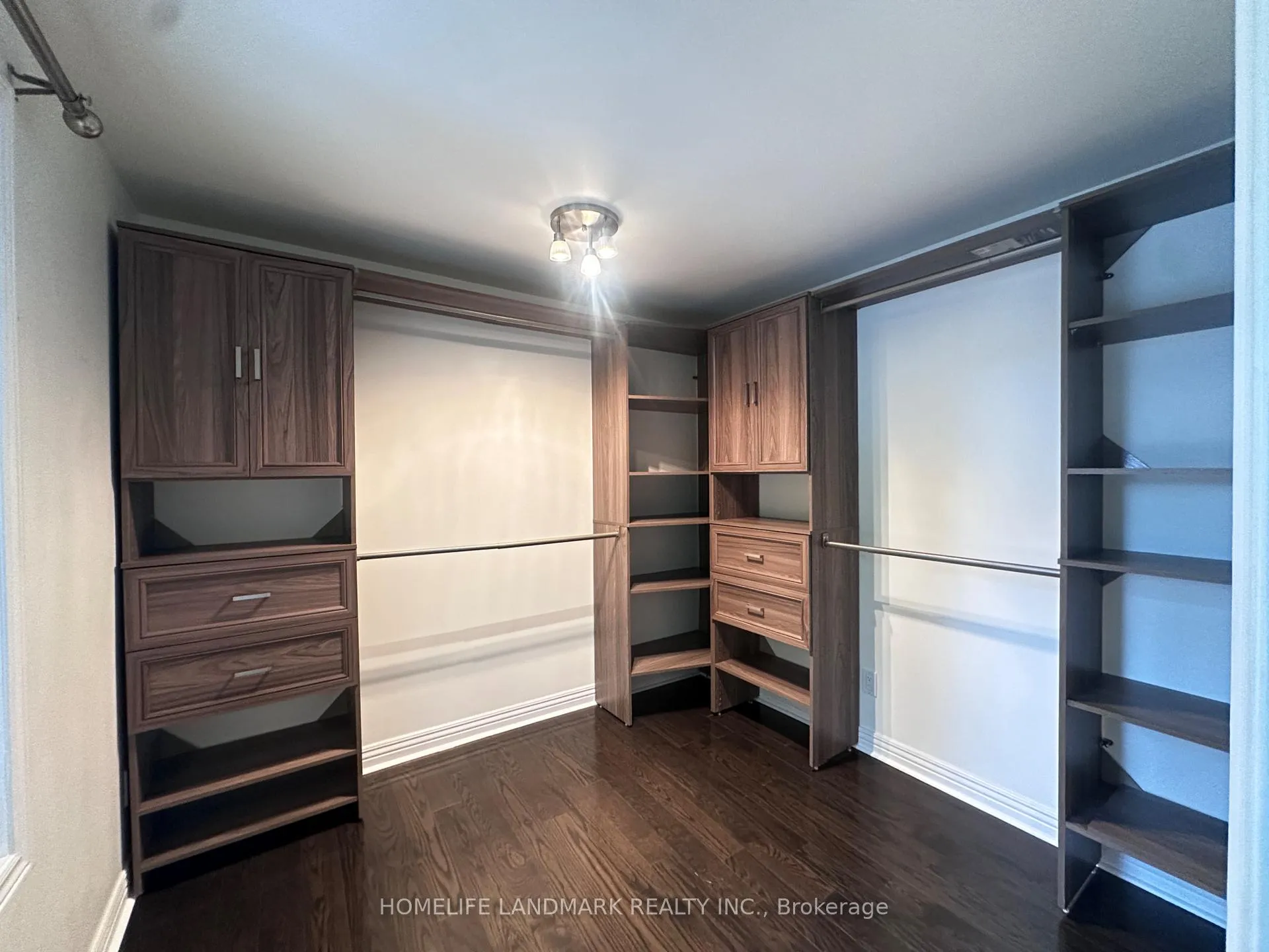 Photo 8 of 3 Padget Place, Markham, Unionville — HOMEH