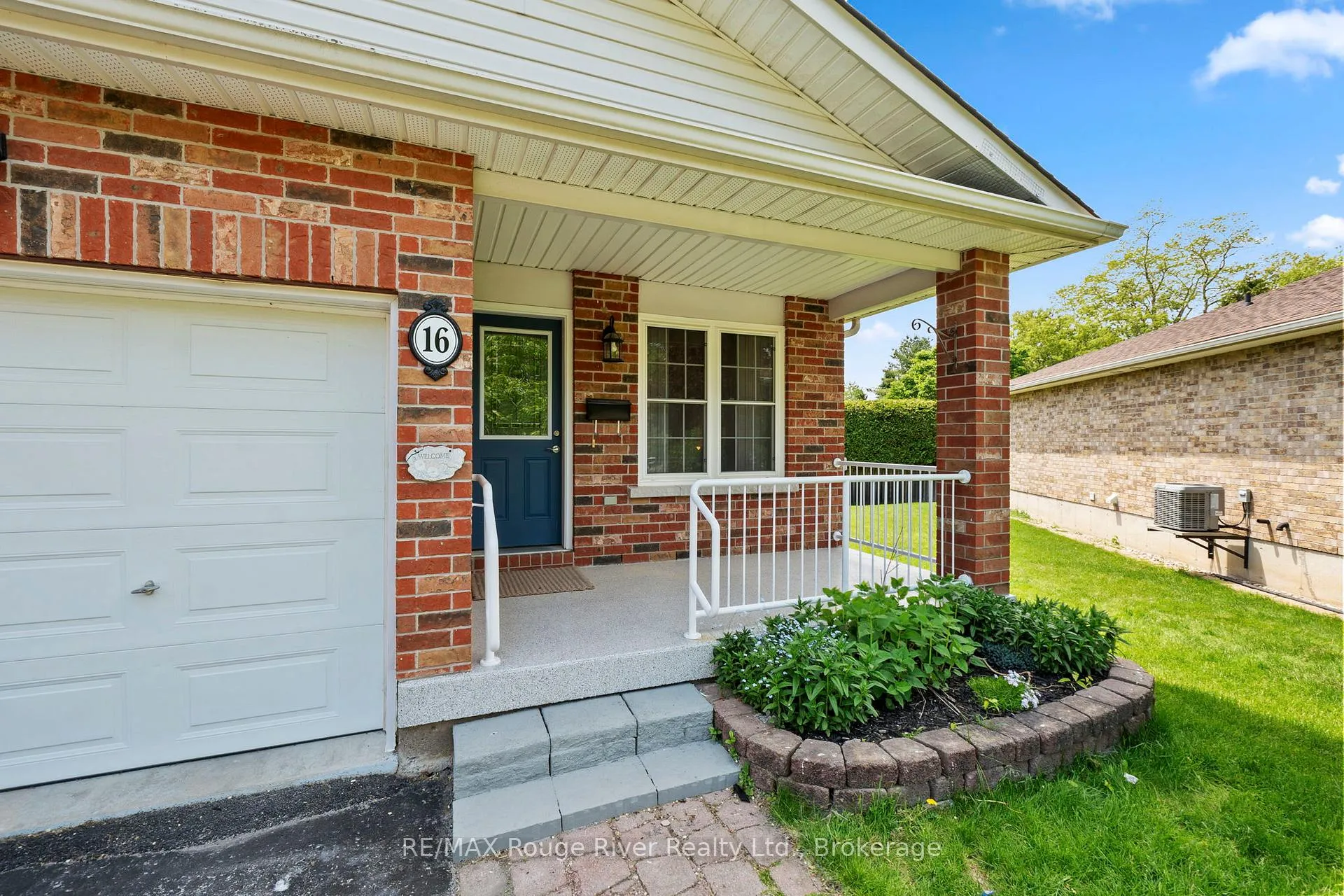 Photo 2 of 16 Talbot Drive, Port Hope — HOMEH