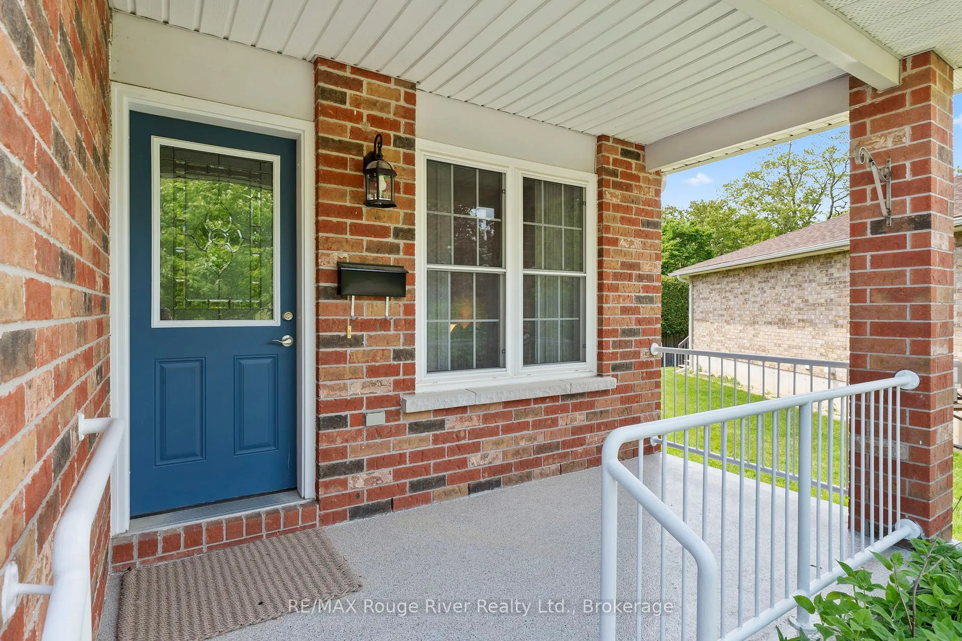 Photo 3 of 16 Talbot Drive, Port Hope — HOMEH