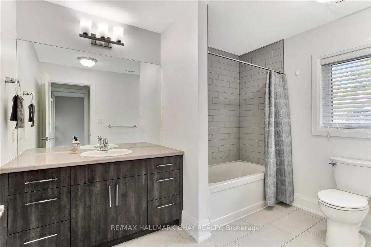 Photo 8 of Unit Unit 2, 325 Peter Street N, Orillia — HOMEH