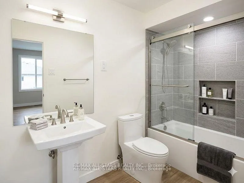 Photo 9 of 61 Eden Park Drive, Brampton, Southgate — HOMEH