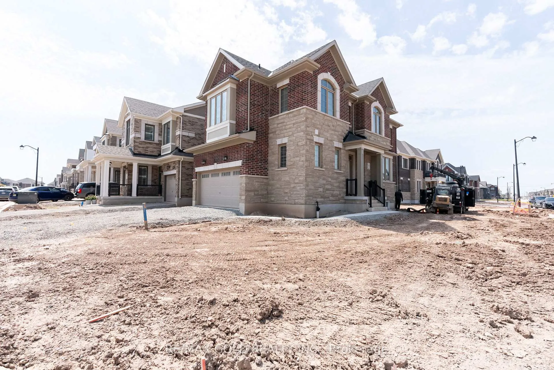 Photo 2 of 1330 Richardson Way, Milton, Bowes — HOMEH
