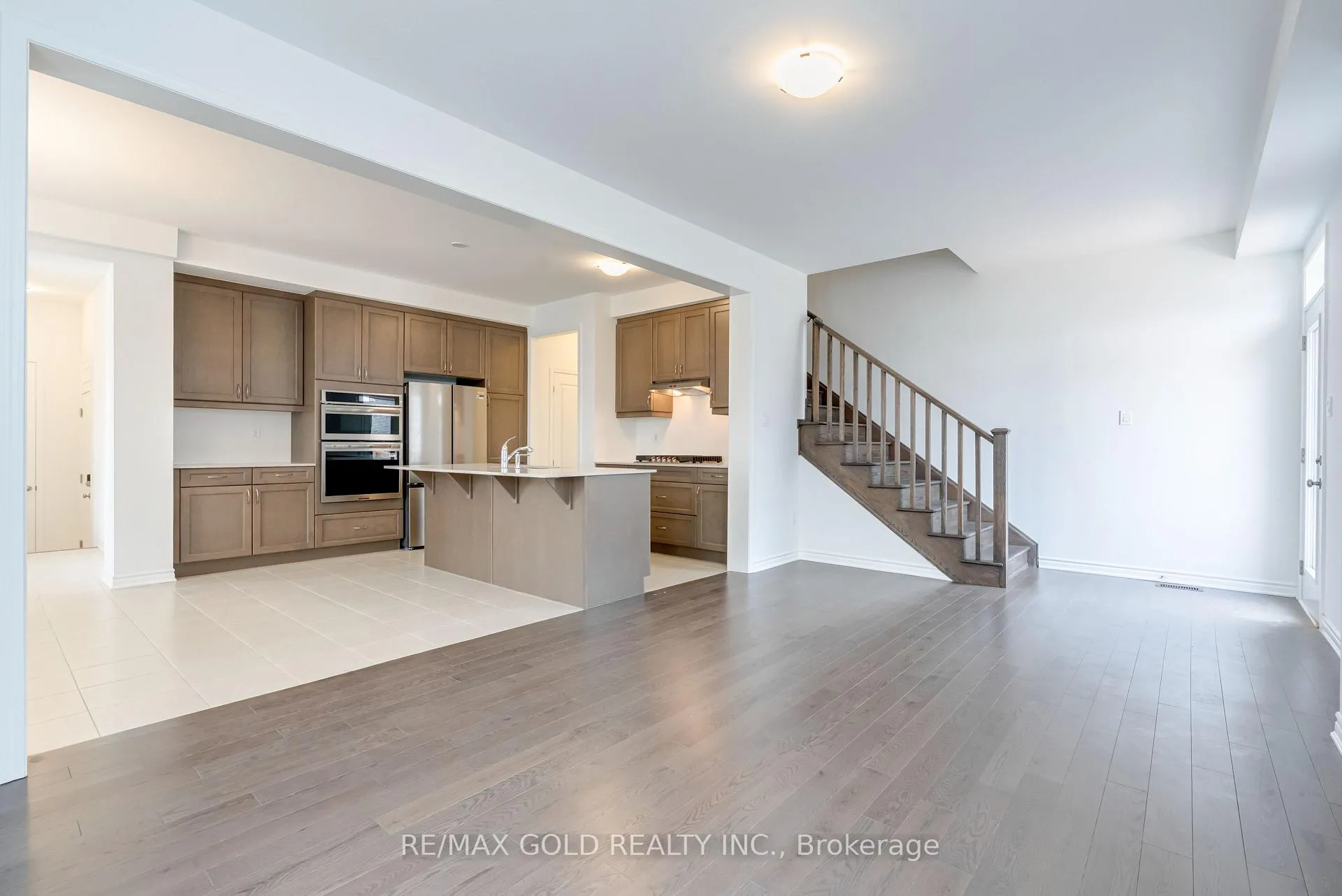 Photo 11 of 1330 Richardson Way, Milton, Bowes — HOMEH