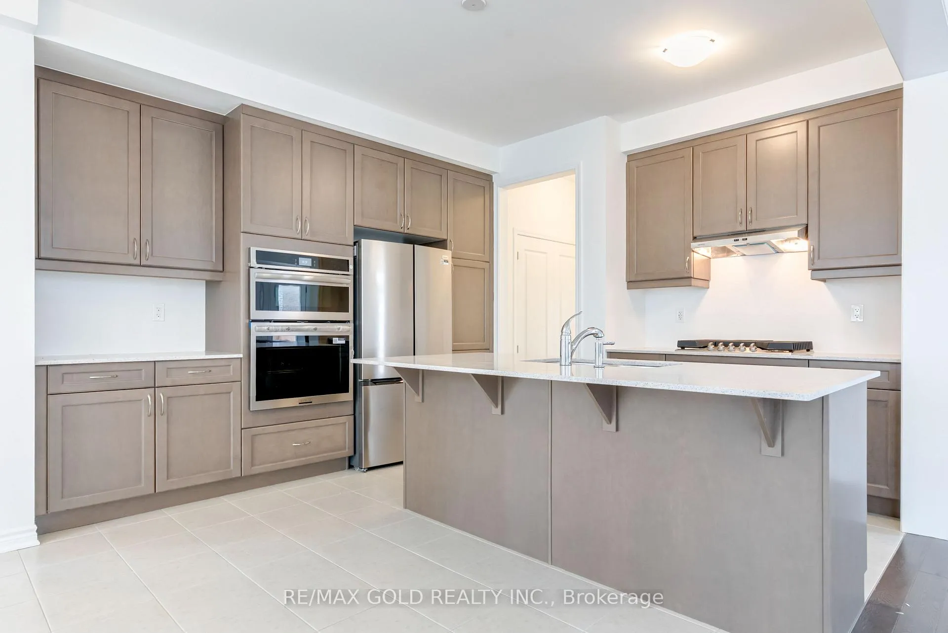 Photo 13 of 1330 Richardson Way, Milton, Bowes — HOMEH