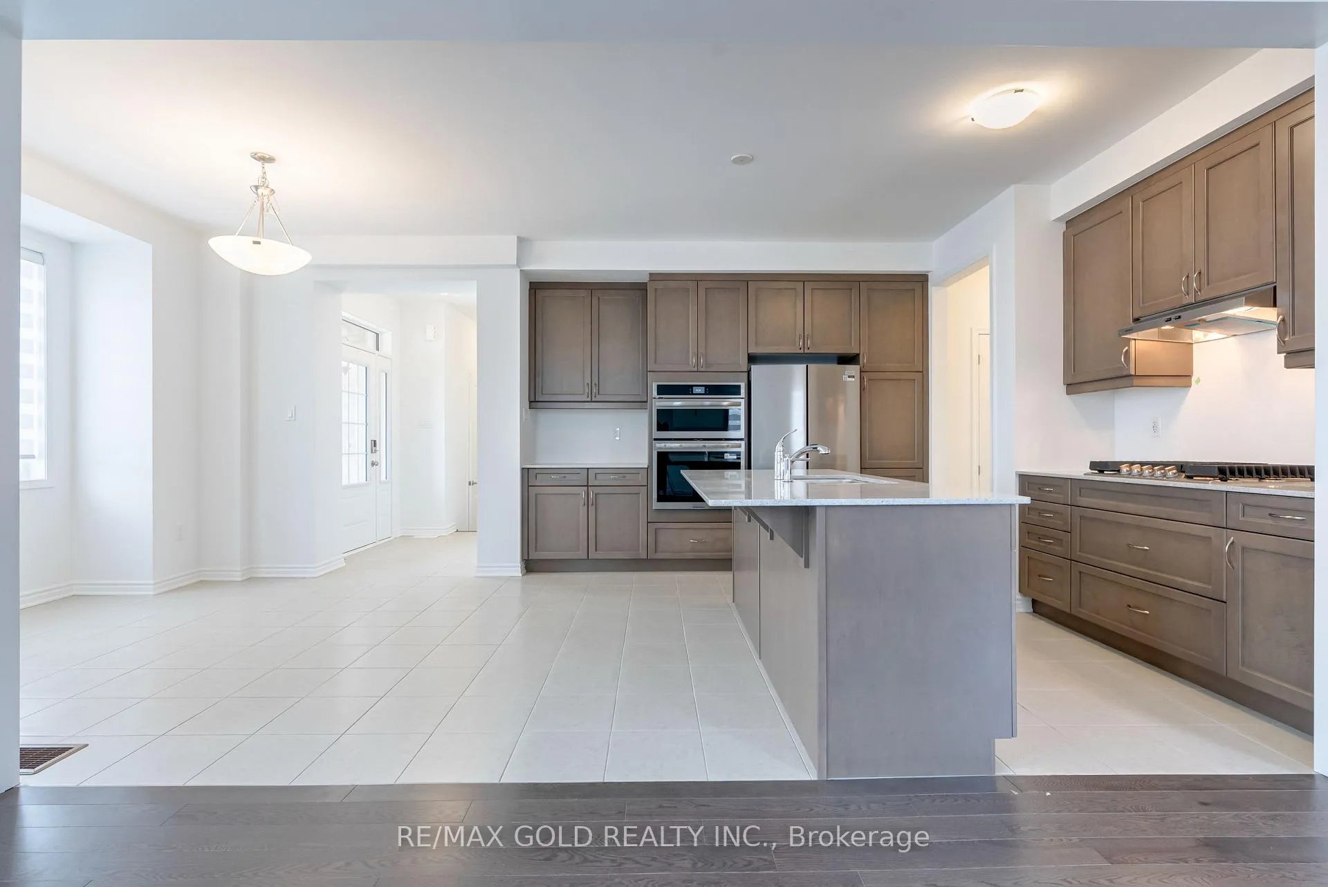 Photo 15 of 1330 Richardson Way, Milton, Bowes — HOMEH