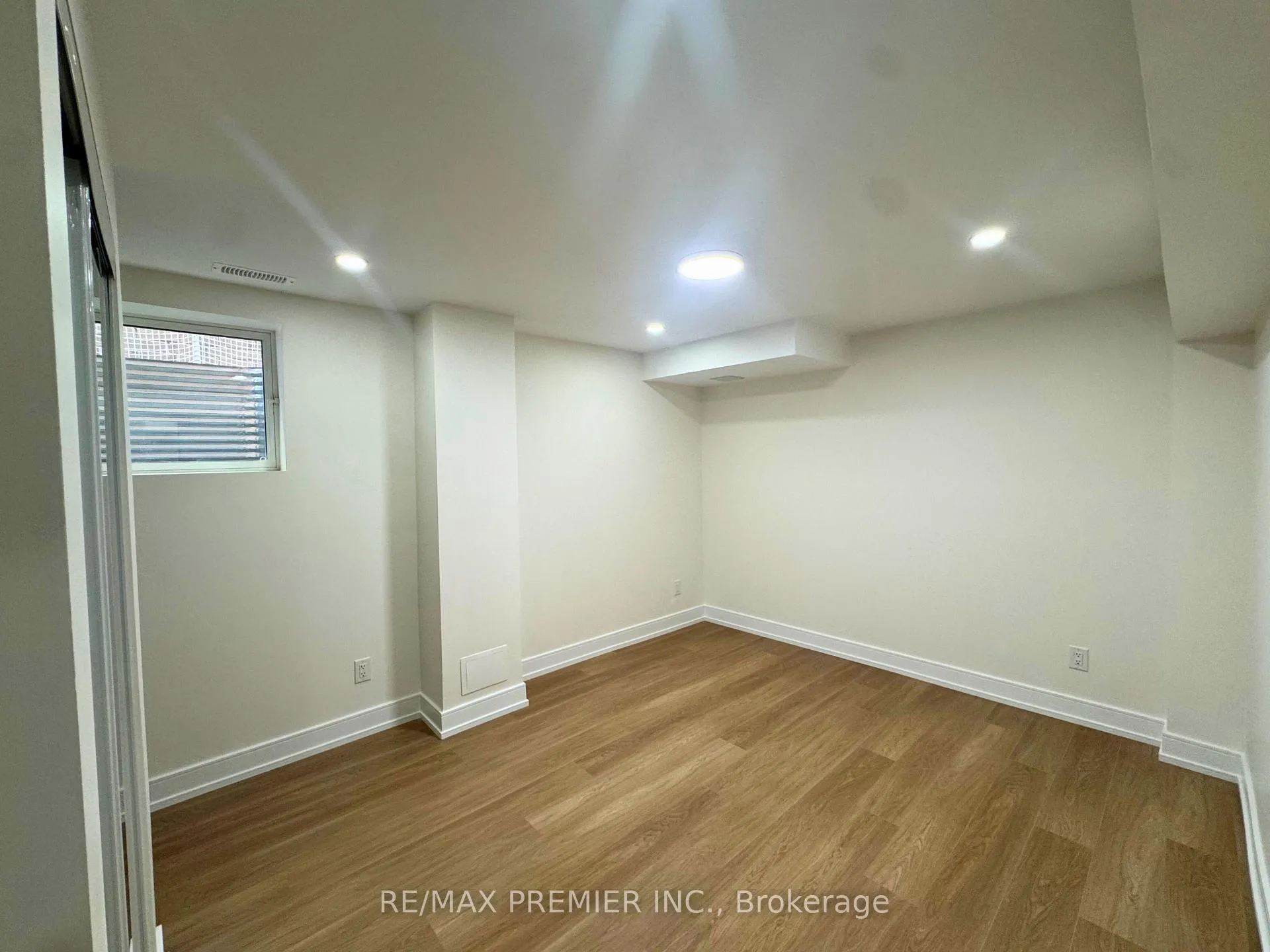 Photo 7 of 39 Walls Crescent, New Tecumseth, Tottenham — HOMEH