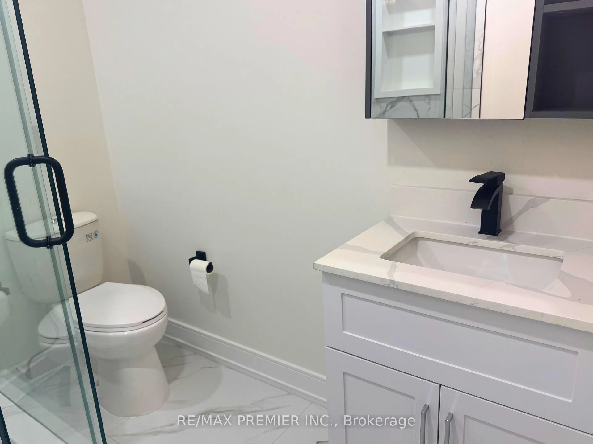 Photo 10 of 39 Walls Crescent, New Tecumseth, Tottenham — HOMEH