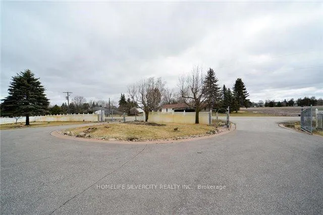 Photo 2 of 11140 Huntington Road E, Vaughan, Kleinburg — HOMEH