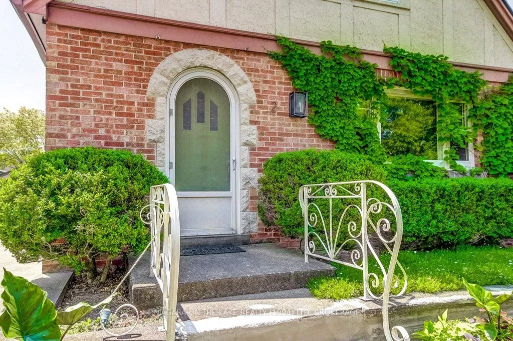 Photo 5 of 2 Vivian Avenue, St. Catharines, Carlton/Bunting — HOMEH