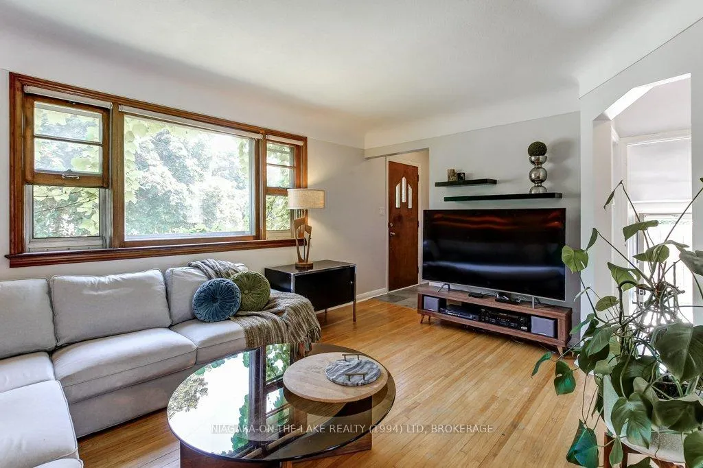 Photo 7 of 2 Vivian Avenue, St. Catharines, Carlton/Bunting — HOMEH