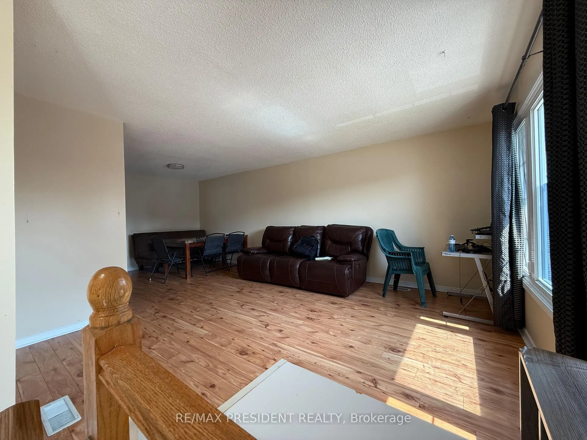 Photo 5 of 84 Primerose Crescent, Brampton, Heart Lake West — HOMEH