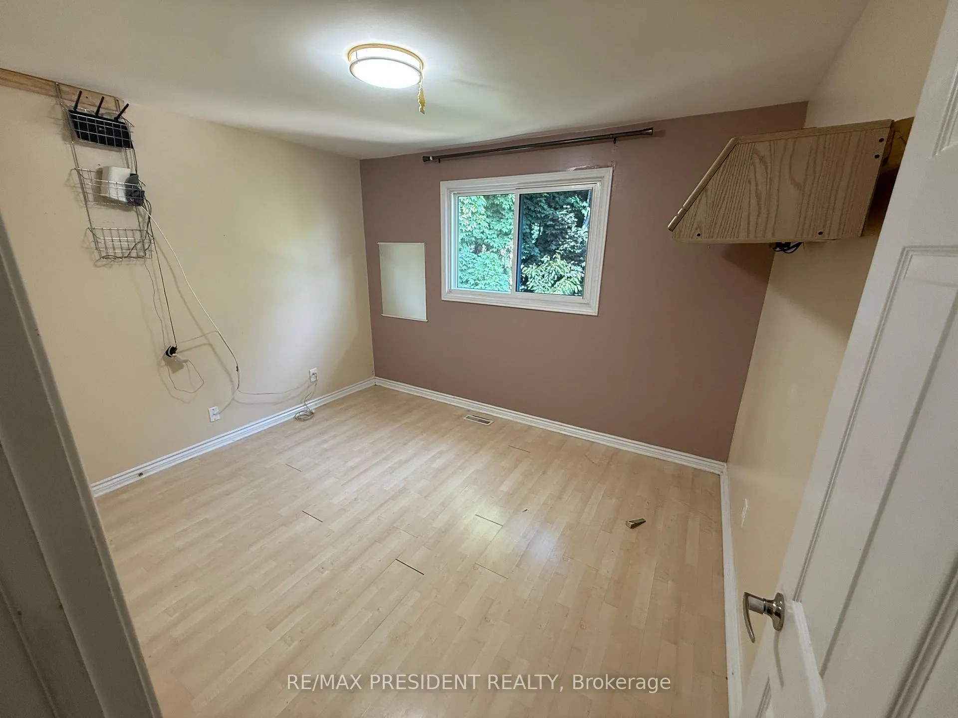 Photo 10 of 84 Primerose Crescent, Brampton, Heart Lake West — HOMEH
