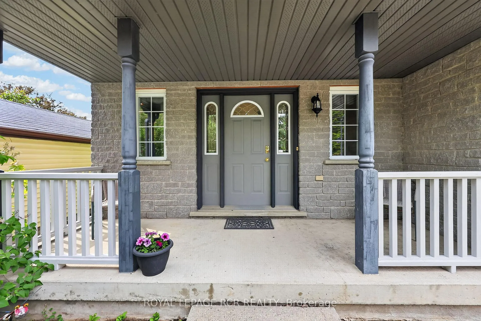 Photo 4 of 1552 Queen Street, Caledon, Alton — HOMEH
