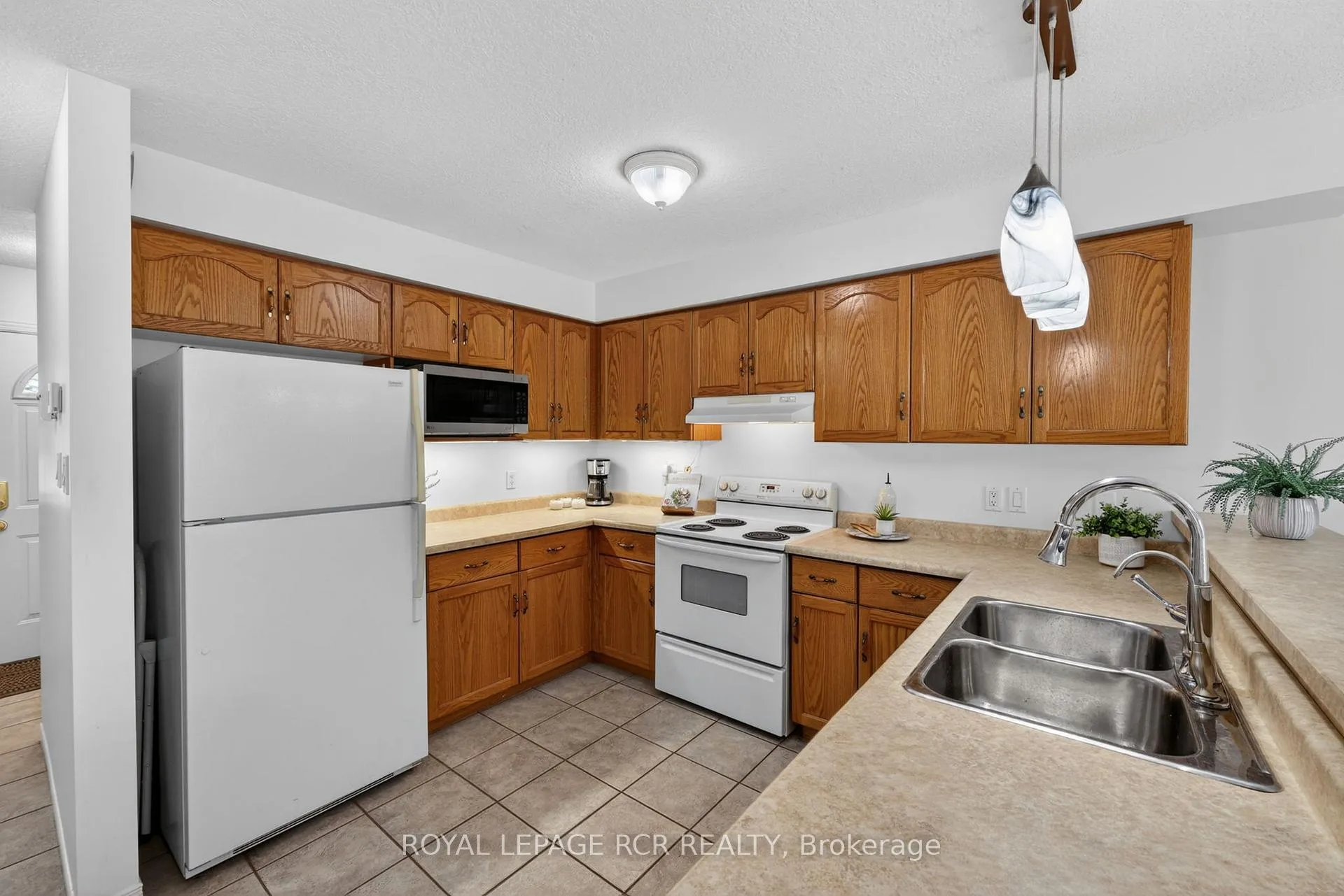 Photo 10 of 1552 Queen Street, Caledon, Alton — HOMEH