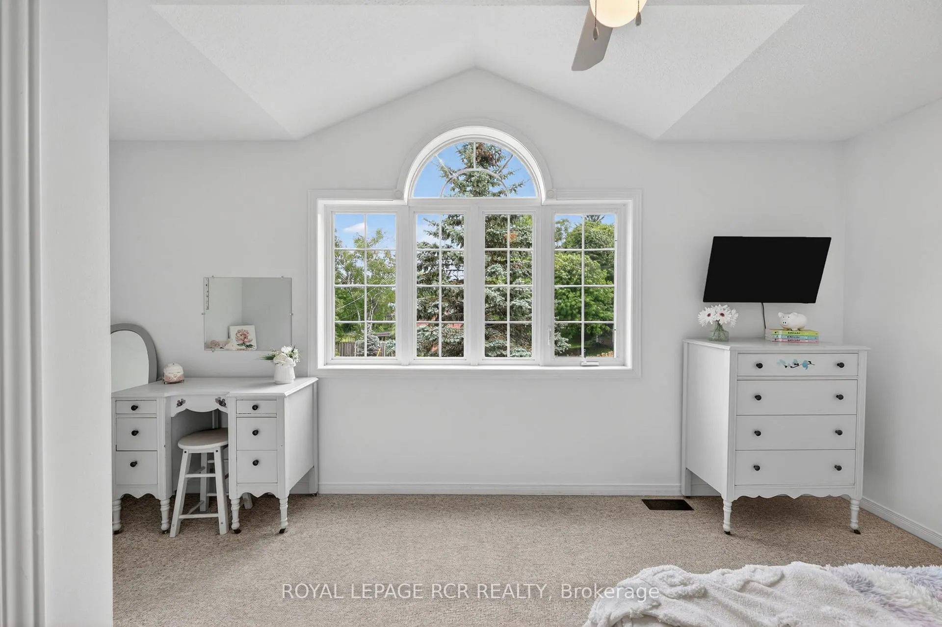 Photo 23 of 1552 Queen Street, Caledon, Alton — HOMEH