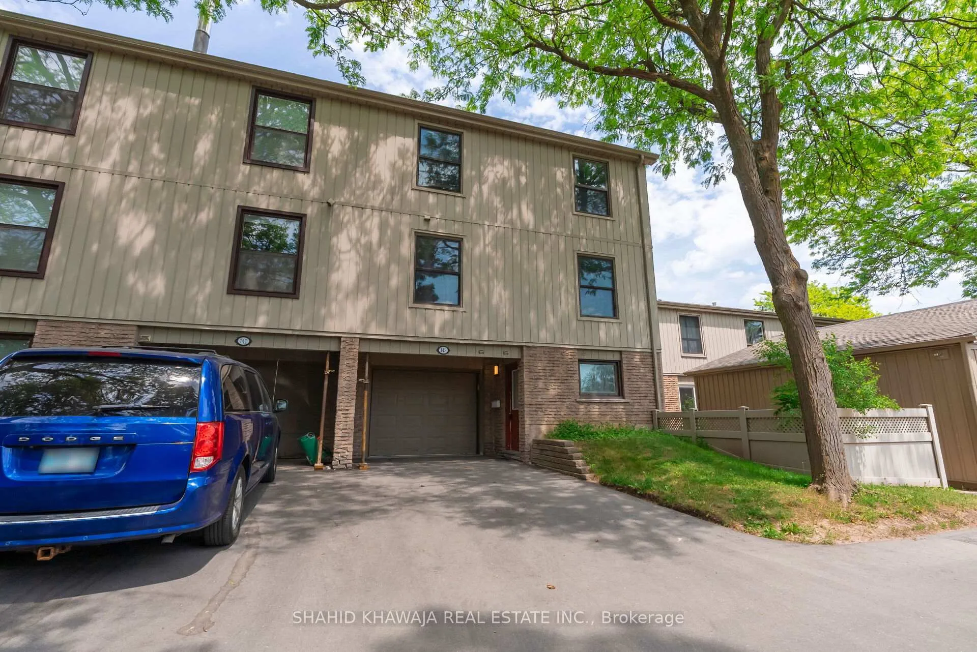 Photo 2 of 143 Janefield Avenue, Guelph, Dovercliffe Park/Old University — HOMEH